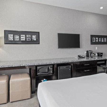 Home Inn & Suites Regina Airport 외부 사진