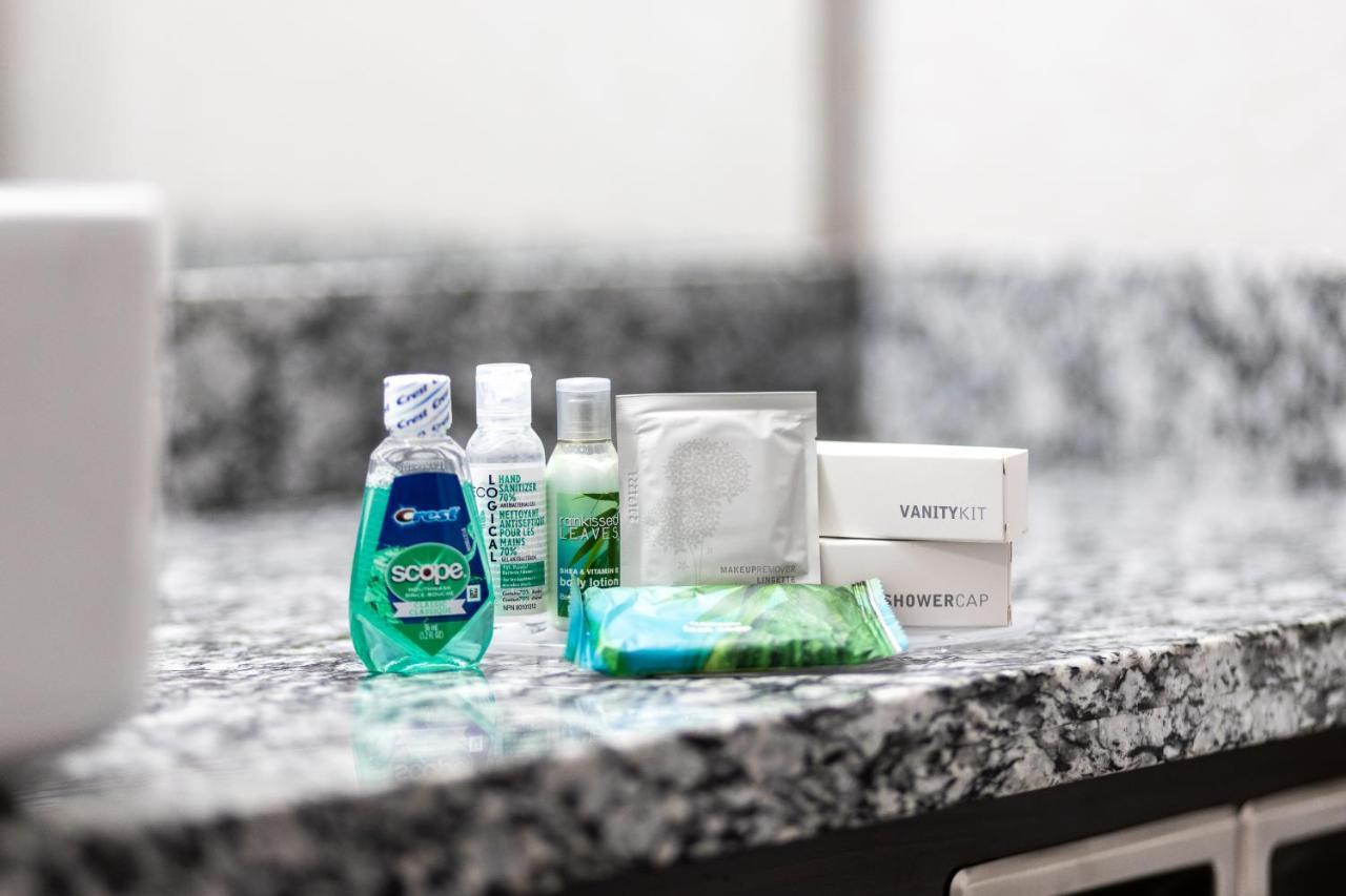 Home Inn & Suites Regina Airport 외부 사진