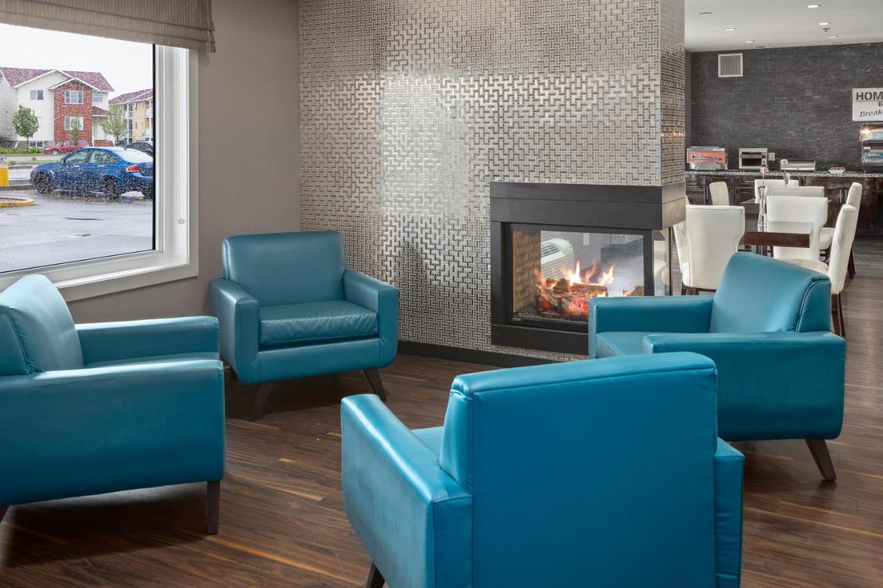 Home Inn & Suites Regina Airport 외부 사진