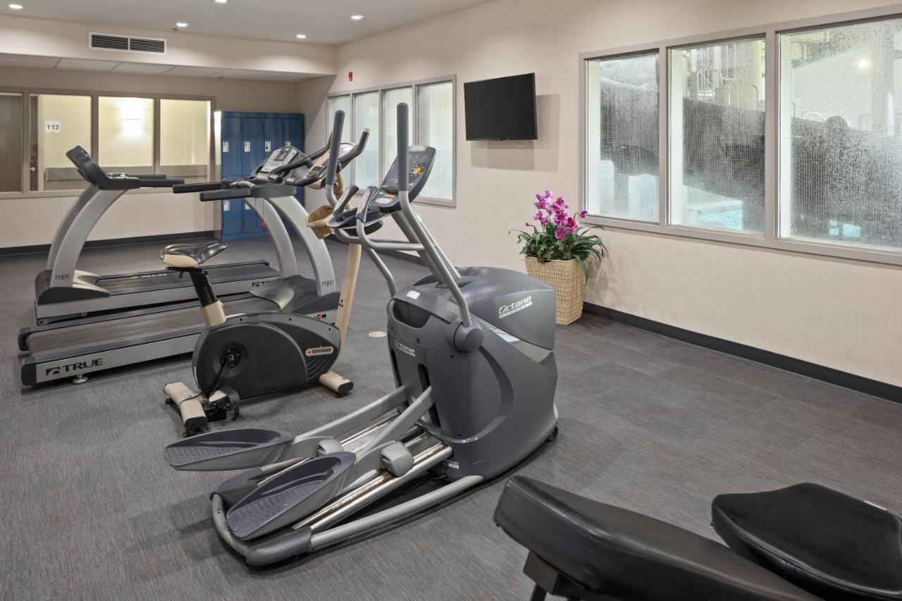 Home Inn & Suites Regina Airport 외부 사진