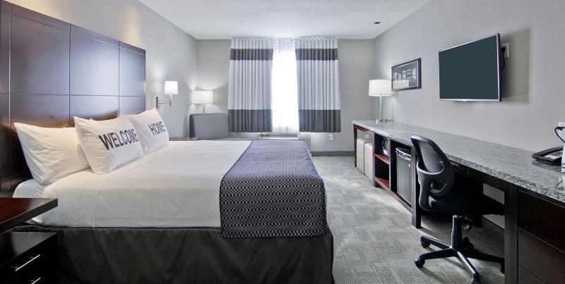 Home Inn & Suites Regina Airport 외부 사진