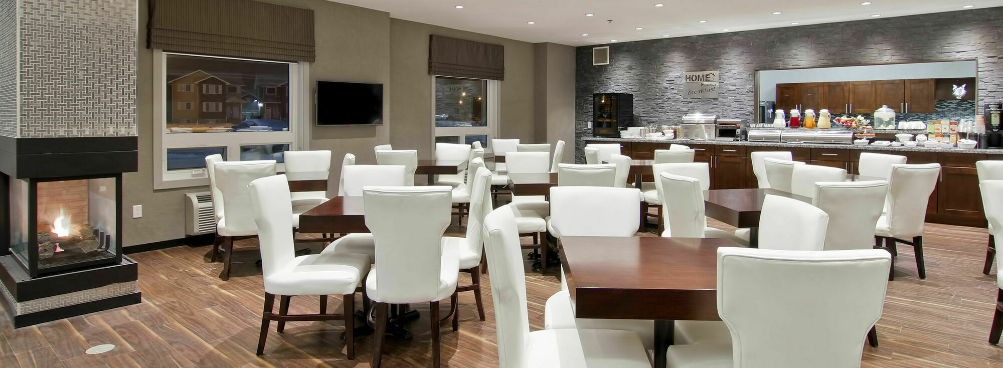 Home Inn & Suites Regina Airport 외부 사진