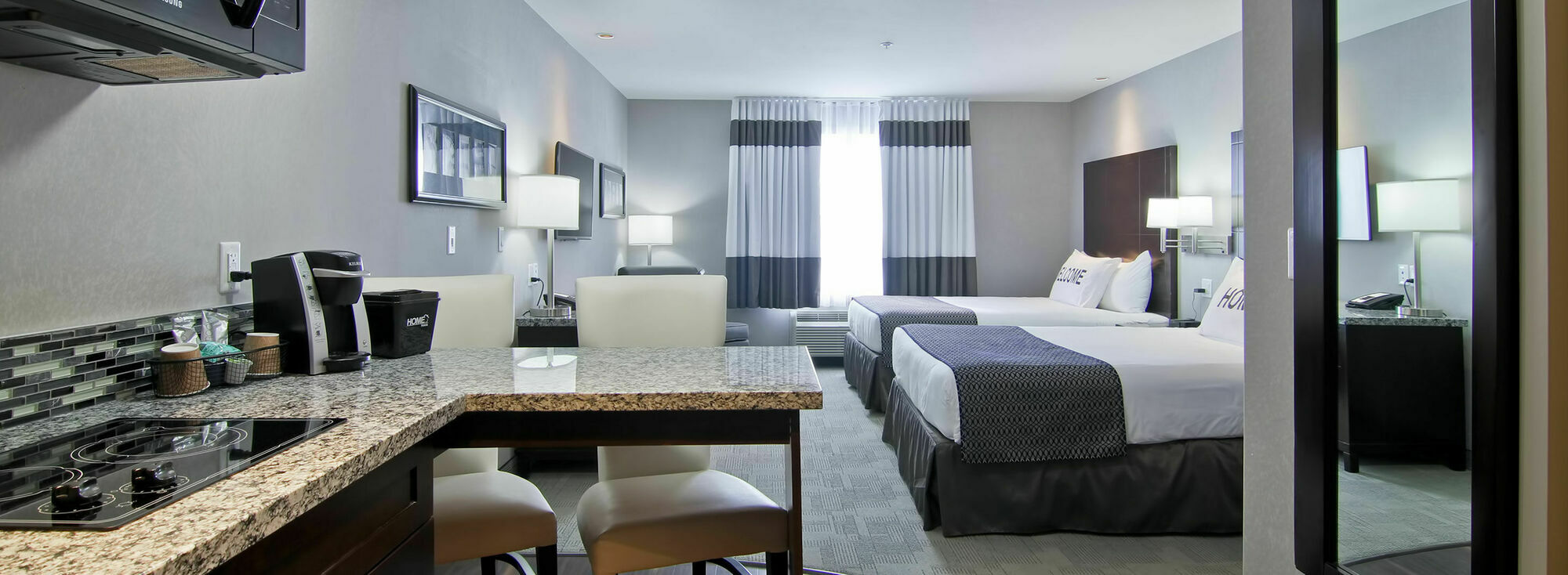 Home Inn & Suites Regina Airport 외부 사진