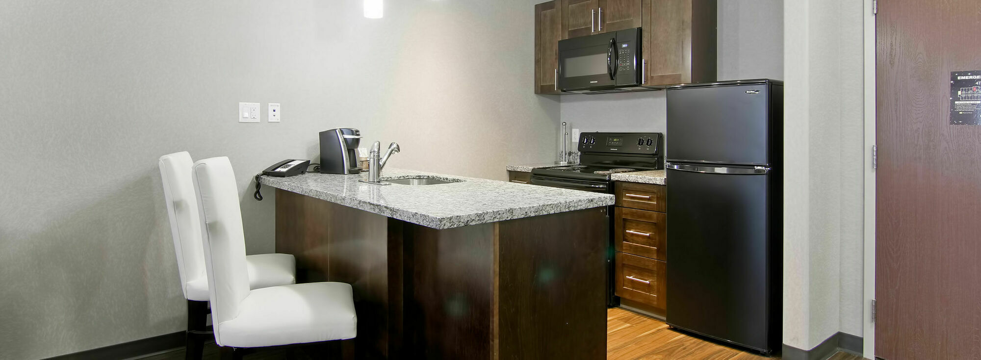 Home Inn & Suites Regina Airport 외부 사진